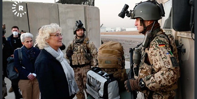 وزیر دفاع آلمان با نظامیان این کشور در کردستان عراق دیدار کرد