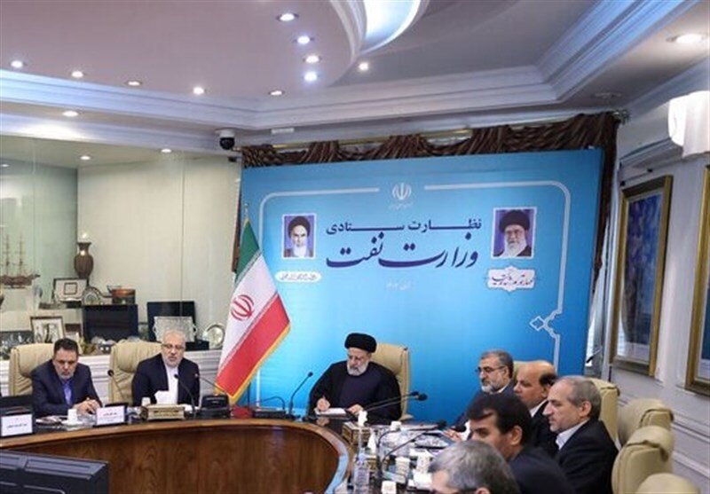تکذیب عدم حضور وزیر نفت در وزارتخانه در زمان بازدید سرزده رئیسی